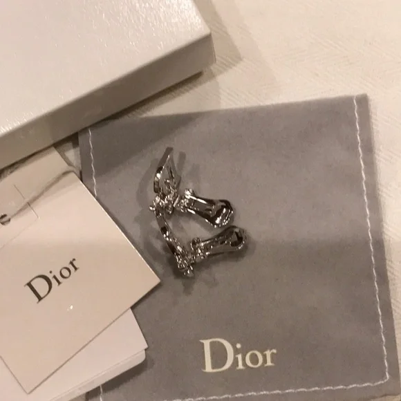 DIOR Pink Crystal clip earring - Picture 2 of 5